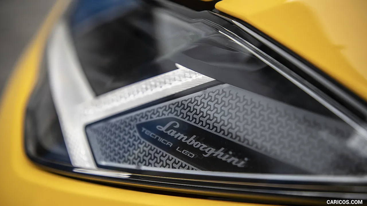 2019_lamborghini_urus_HL detailjpg